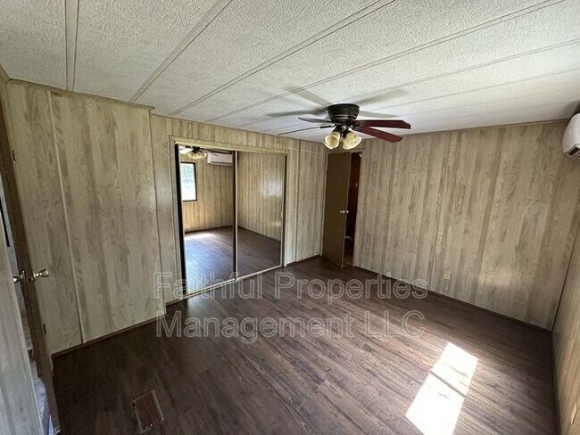 Foto del edificio - 10251 Shadow Wood Cir