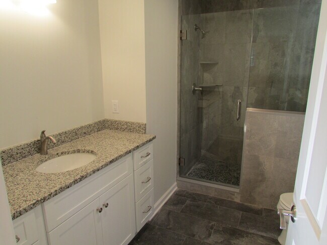 Master bathroom - 8 Vincent St