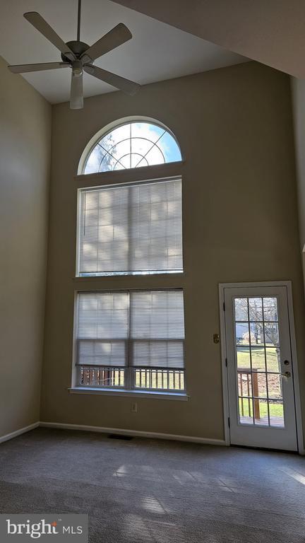 Building Photo - 254 Larkspur Ln