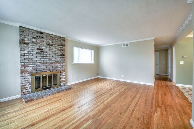 Building Photo - 3 br, 2 bath House - 1026 CRANBERRY DRIVE