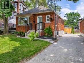 Building Photo - 67 Glenburn Ave