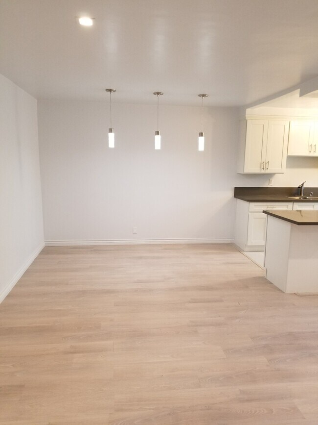 Foto del edificio - 7607 Norton Ave