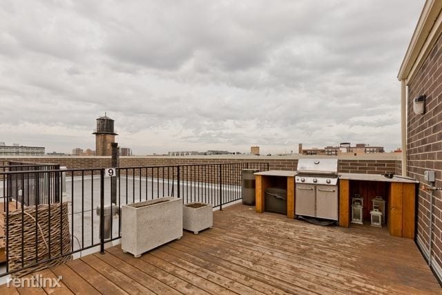 Building Photo - 1002 W Van Buren St