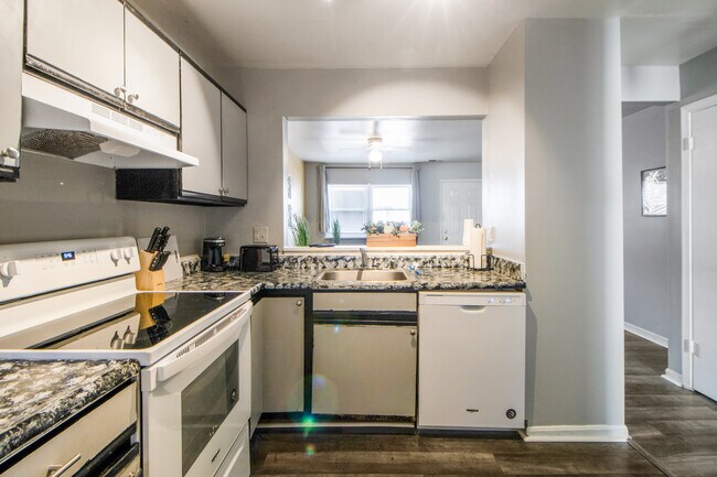 Cocina - 1216 W Lafayette Ave