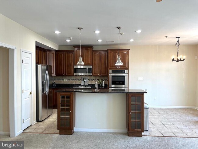Foto del edificio - 7208 Elkridge Crossing Way