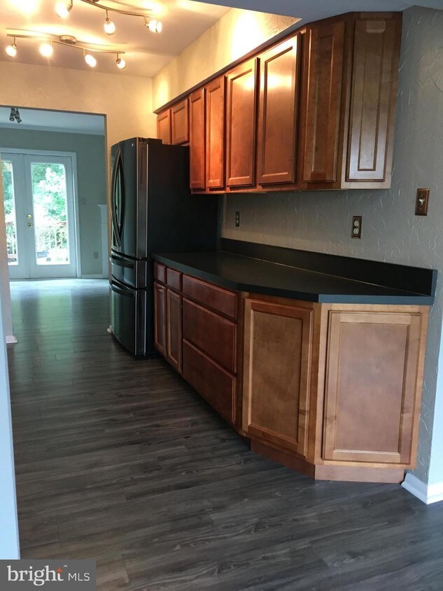 Foto principal - 7826 Old Farm Ln