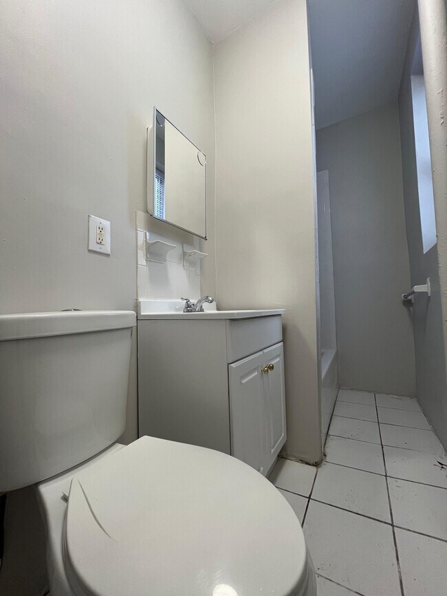 Foto del edificio - 5713 Hudson Ave