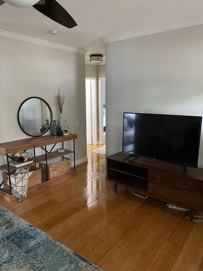 Foto del edificio - 3911 W Bay Court Ave