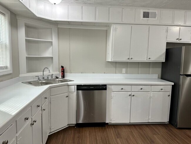 Foto del edificio - Newly Renovated 3 Bedroom House North Jack...