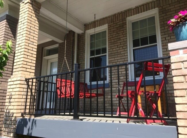 Building Photo - 123 16th St NE