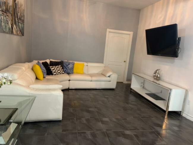 Foto del edificio - 415 N Iris St