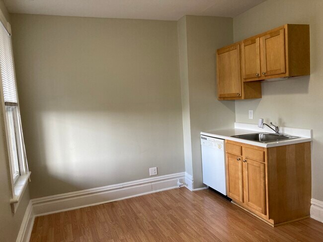 Kitchen - 807 Market St
