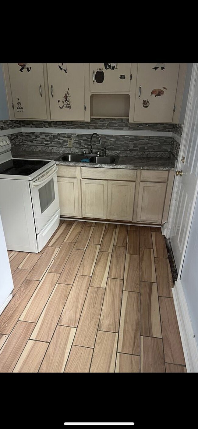 511 Avondale Ct, Mobile, AL 36617 House Rental in Mobile, AL