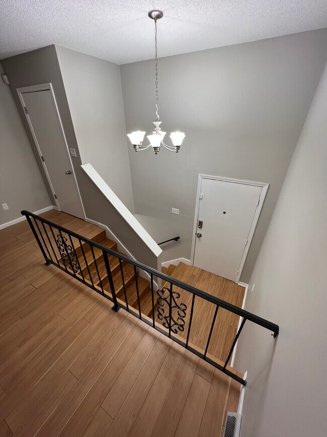 Foto del edificio - 5817 Farley Ave