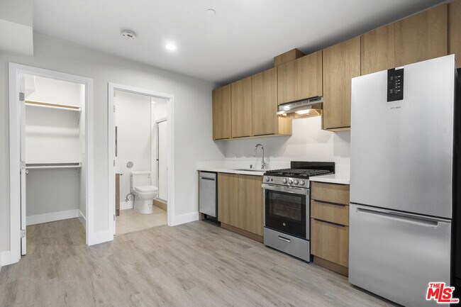 Building Photo - 5223 Cleon Ave