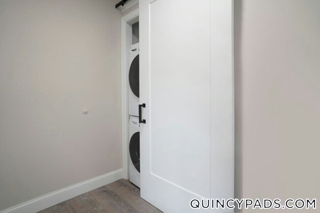 Building Photo - 40 Presidential Dr