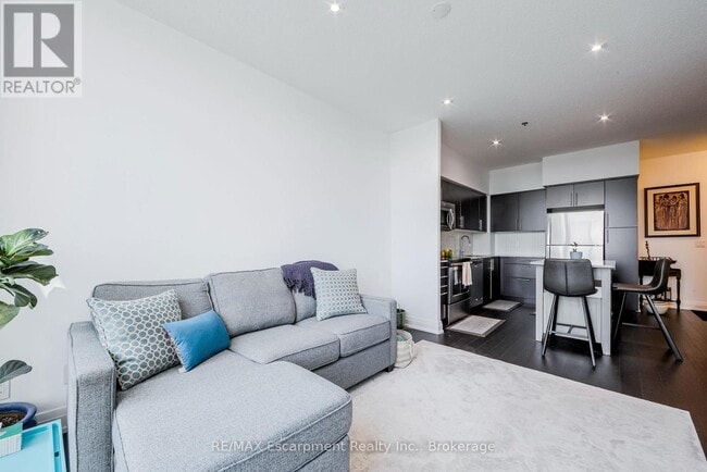 Building Photo - 65 Speers Rd