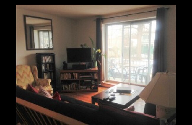 Foto del edificio - 803 Centre St