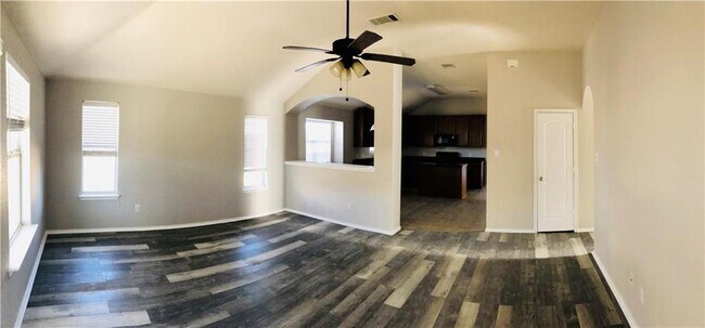 Foto del edificio - 3750 Sandy Brook Dr