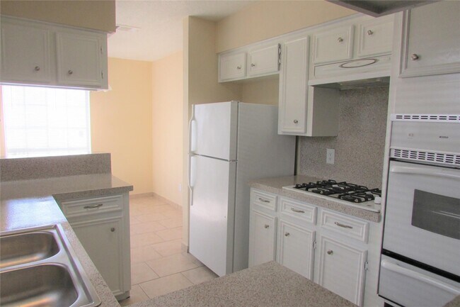Building Photo - 1611 Chippawa Ln