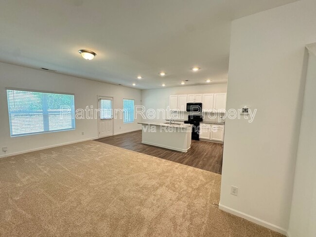 Building Photo - 1005 Ramon Dr