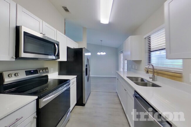 Foto del edificio - 4285 Fay Blvd