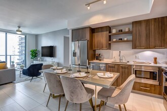 Solitair Brickell Apartments photo'