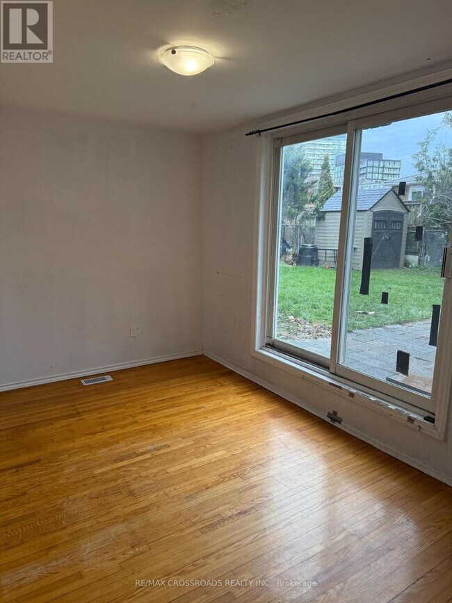 Photo du bâtiment - 3 Lisburn Crescent