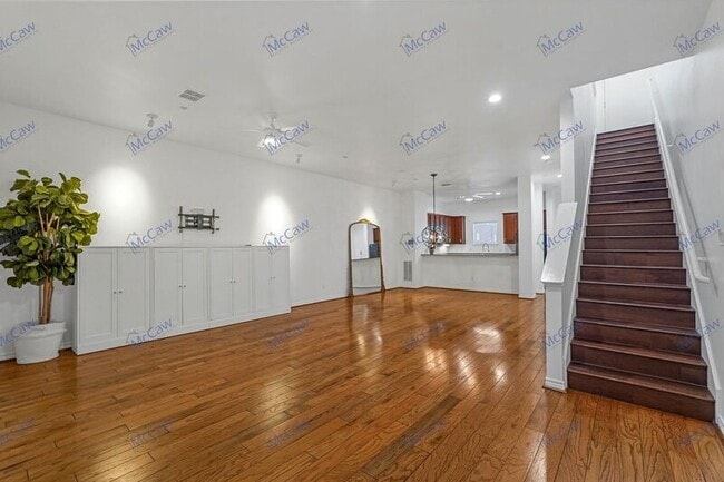 Building Photo - 4411 McKinney Ave