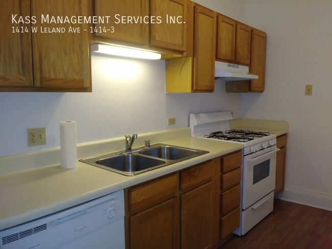 Photo - 1414 W Leland Ave Apartment