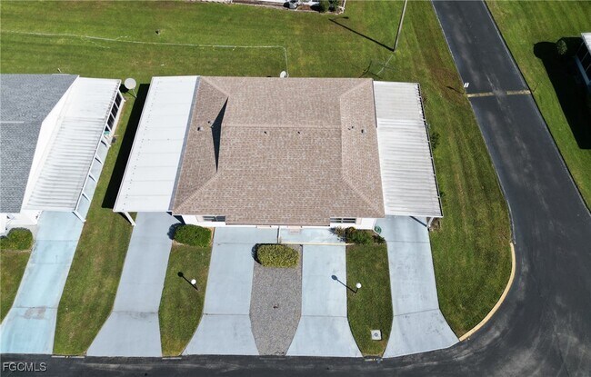 Foto del edificio - 10 Dawn Flower Cir