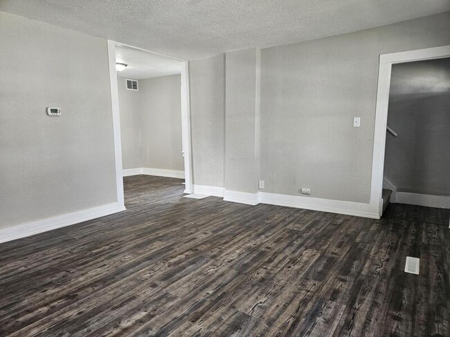 Foto del edificio - 208 N Brooke St