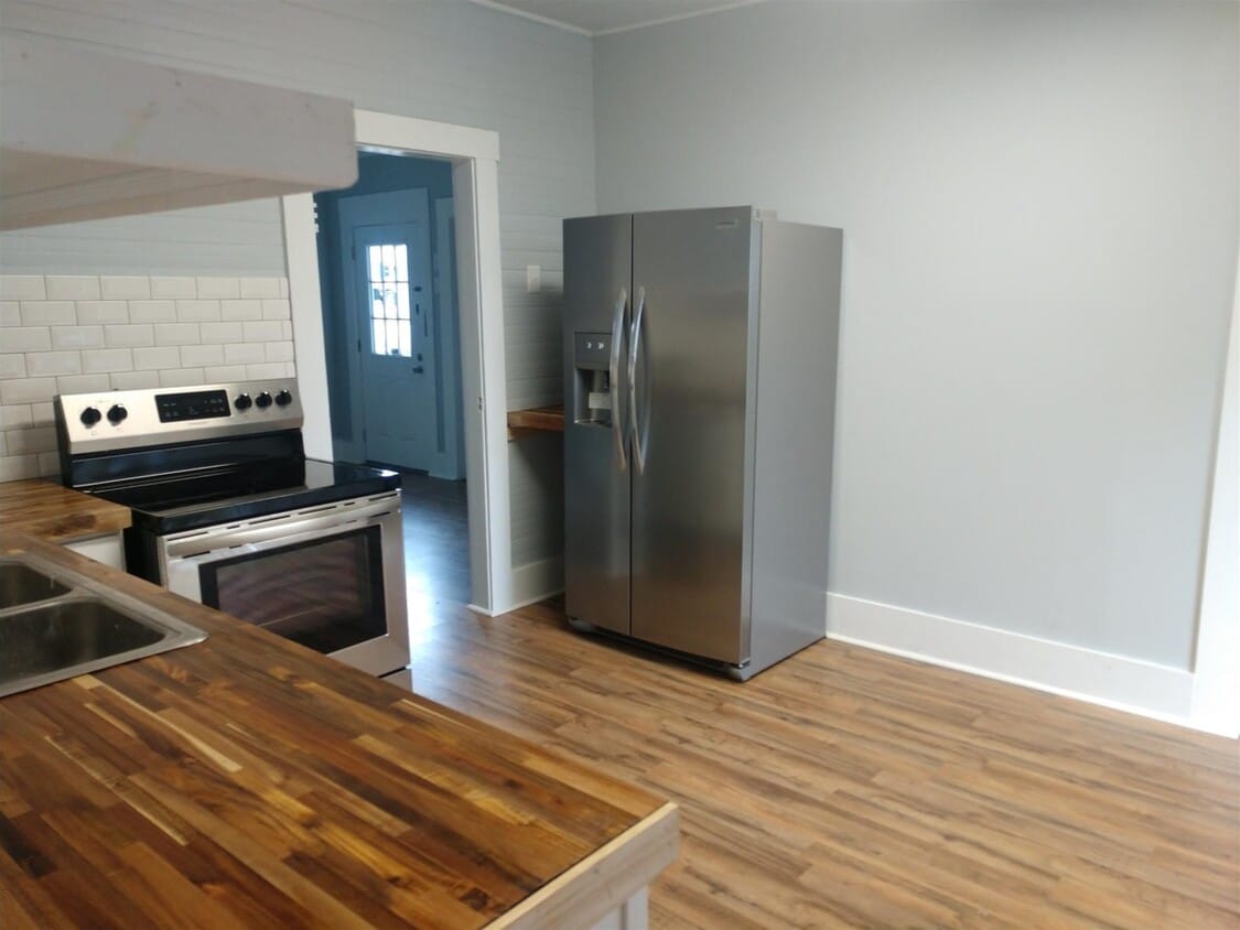 new stainless steel appliances - 213 E 16th St