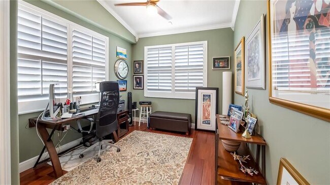 Foto del edificio - 2414 Caledonian St