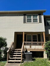 Building Photo - 107 Rainbow Cir