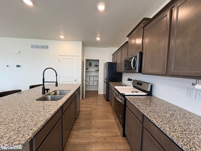 Building Photo - 10417 Castor Dr