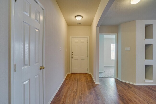 Foto del edificio - 9804 Westmere Ln