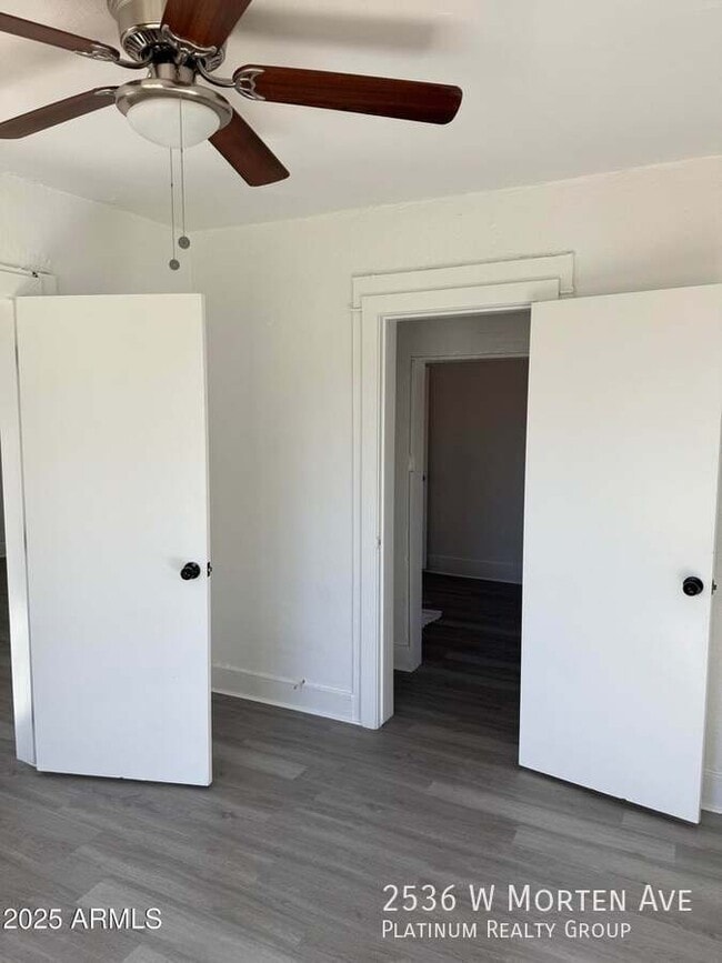 Building Photo - 2536 W Morten Ave