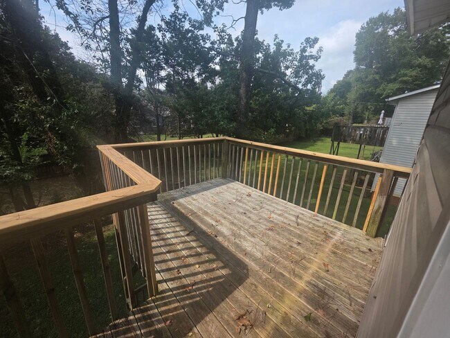 Foto del edificio - 1407 Fernwood Glendale Rd