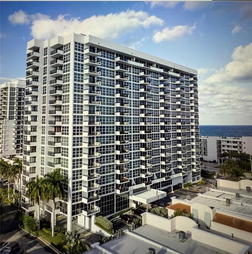 Primary Photo - 525 N Ocean Blvd