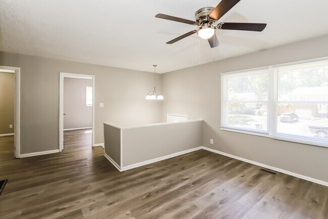 Building Photo - 1409 N Ponca Dr