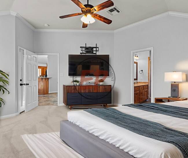 Building Photo - 10105 Salem Way