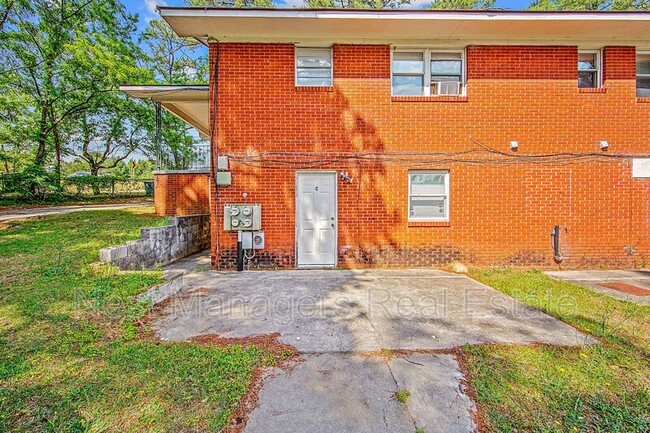Building Photo - 4305 Rosehill Rd