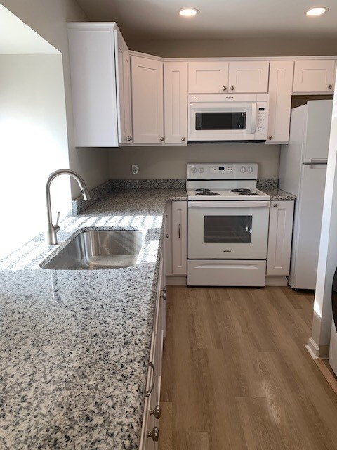 Foto del edificio - 732 W 3rd St