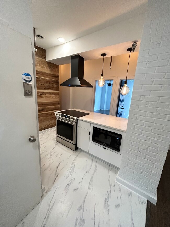 Kitchen - 375 Ralph McGill Blvd NE Apartment