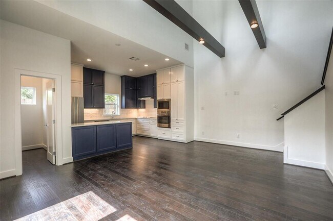 Foto del edificio - 7730 Jacquelyn Oaks Rd