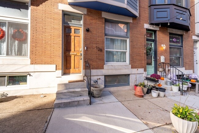 Photo - 128 S Ellwood Ave House