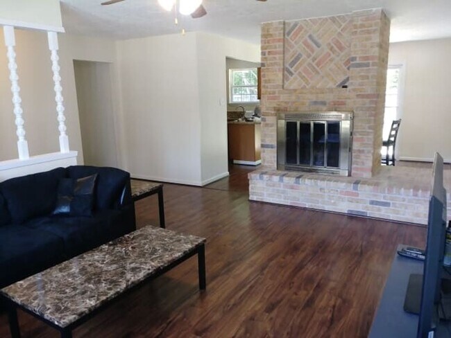 Foto del edificio - 2402 Union Mill Rd