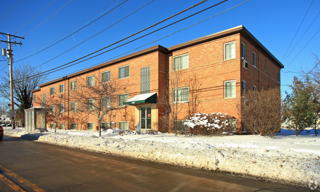 Primary Photo - Maple Lee Apartments