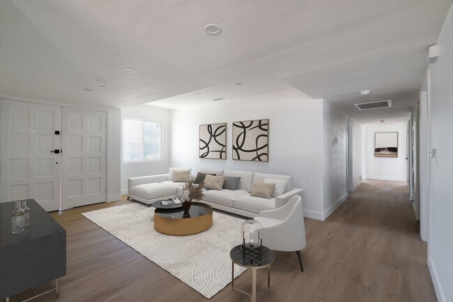 Foto del edificio - 6702 Saranac St